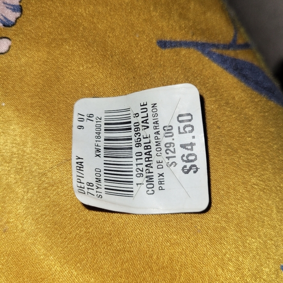 buttonupdress closet clear out - Picture 5 of 11